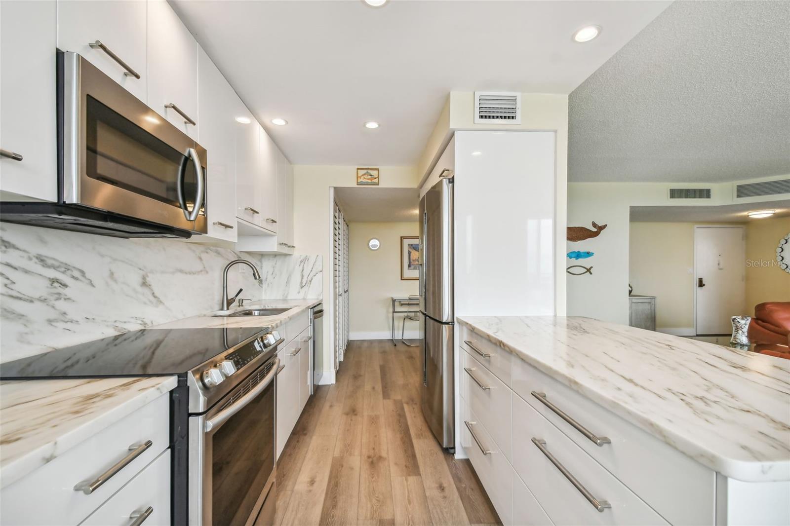 644 ISLAND WAY #505 — photo 18