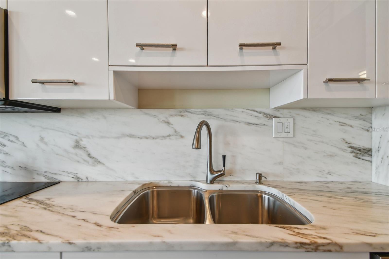 644 ISLAND WAY #505 — photo 22