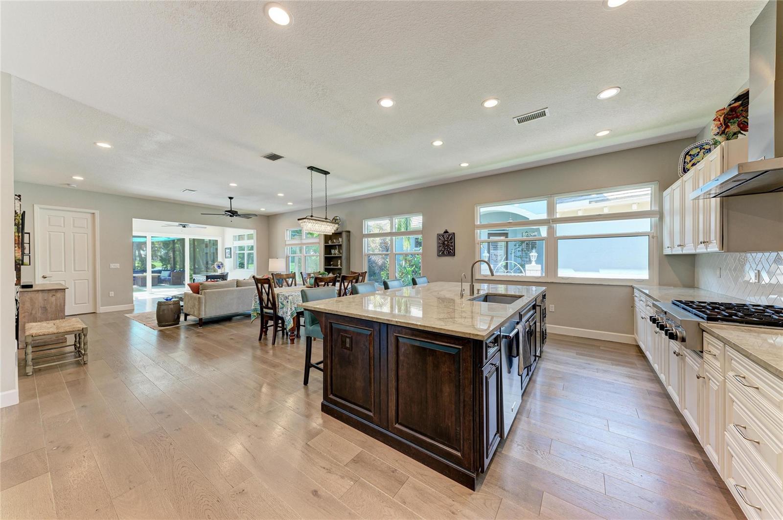 8352 CANARY PALM CT — photo 16
