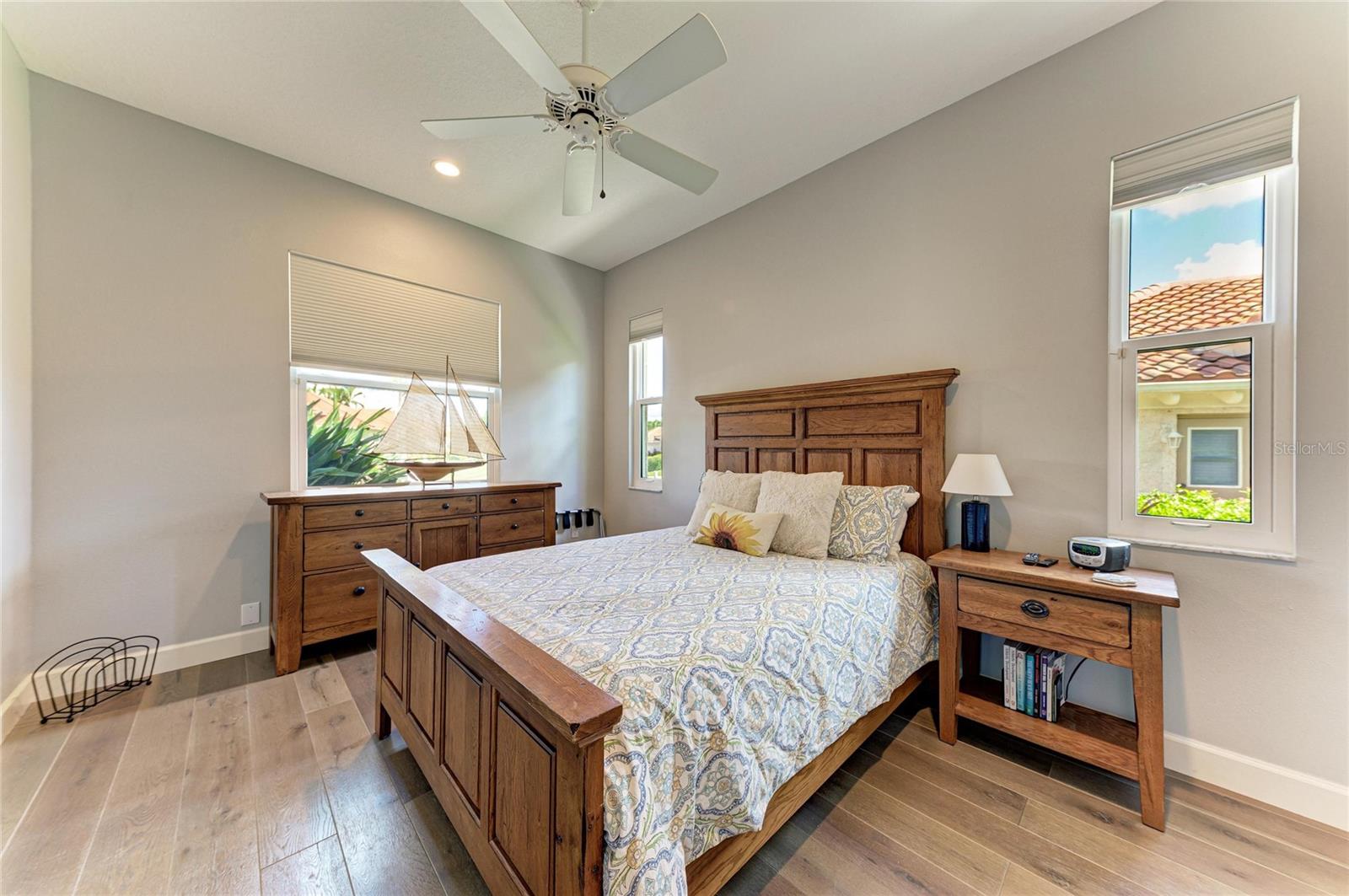 8352 CANARY PALM CT — photo 32