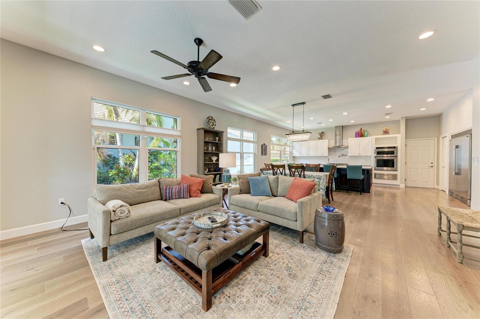 8352 CANARY PALM CT — photo 13