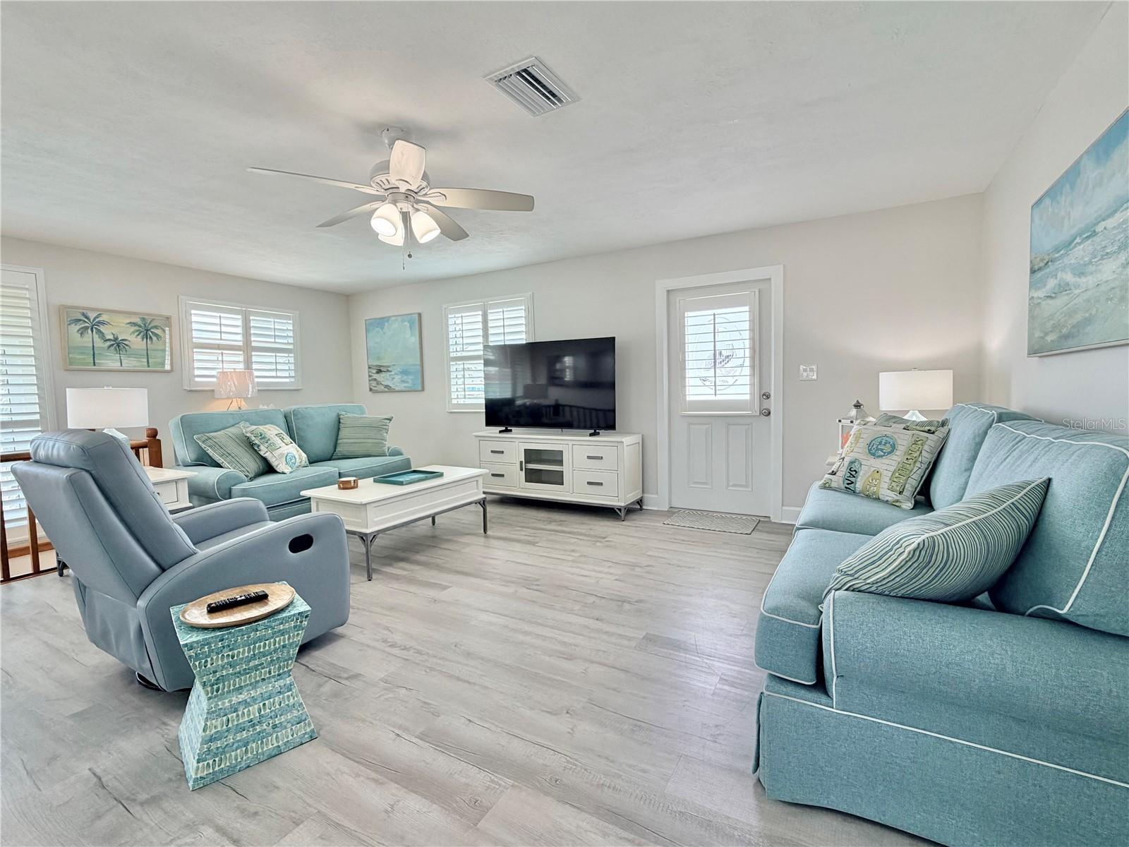 144 CORAL AVE #B — photo 10