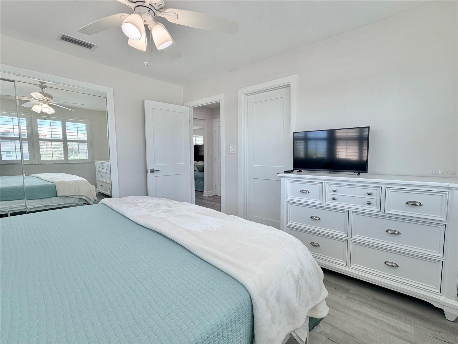 144 CORAL AVE #B — photo 18