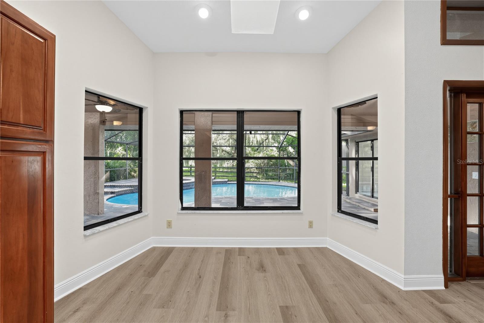 1005 HOLLYBERRY CT — photo 27