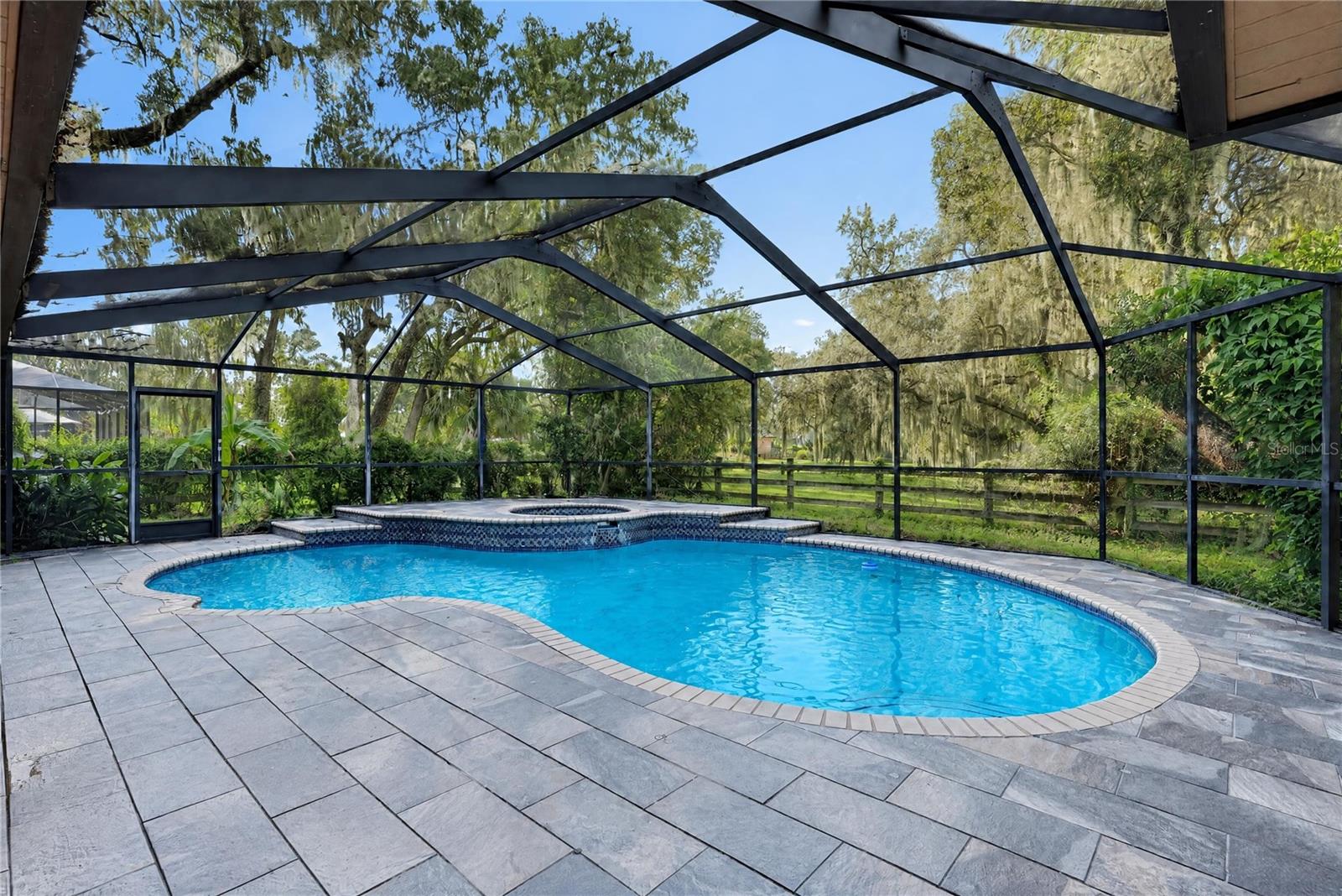 1005 HOLLYBERRY CT — photo 29