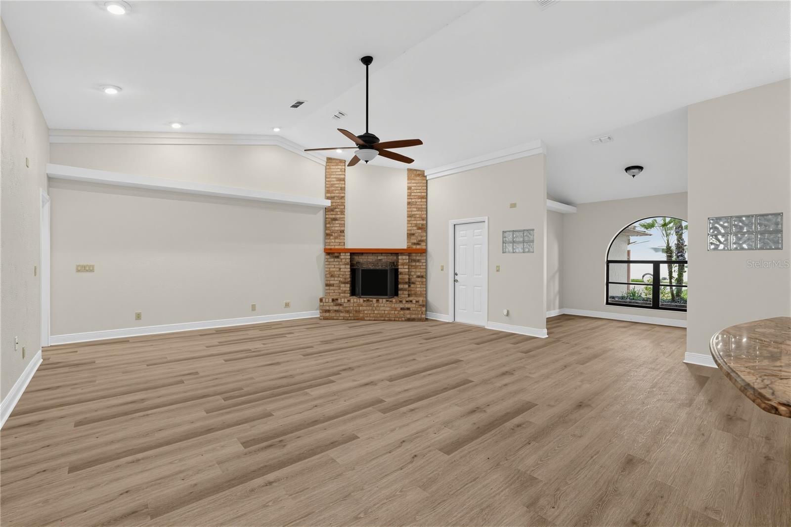 1005 HOLLYBERRY CT — photo 26
