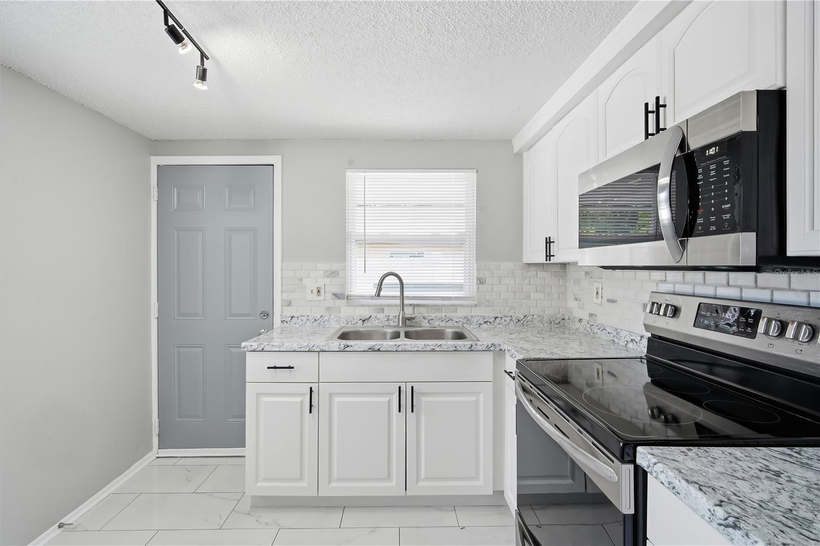 5639 GOLDEN NUGGET DR — photo 11