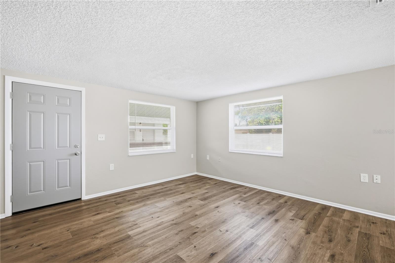 5639 GOLDEN NUGGET DR — photo 6