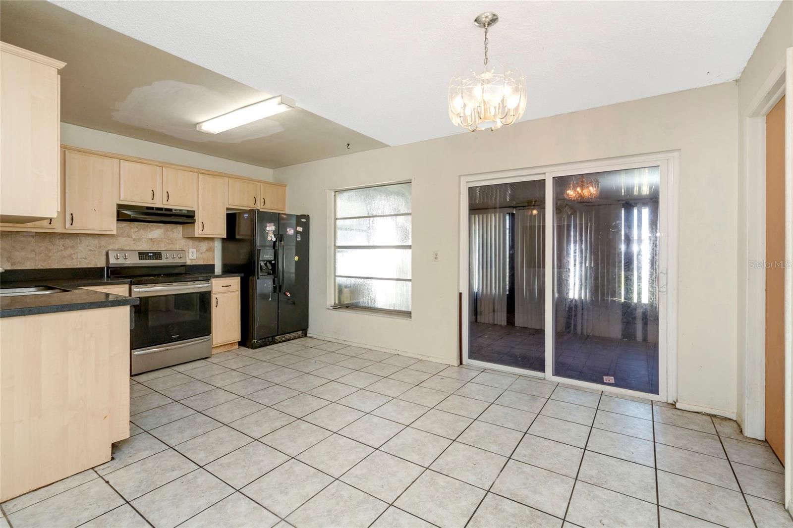 1002 PINE RIDGE CIR — photo 35