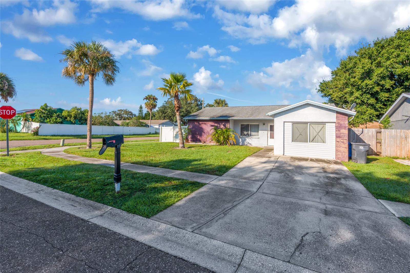 1002 PINE RIDGE CIR — photo 18