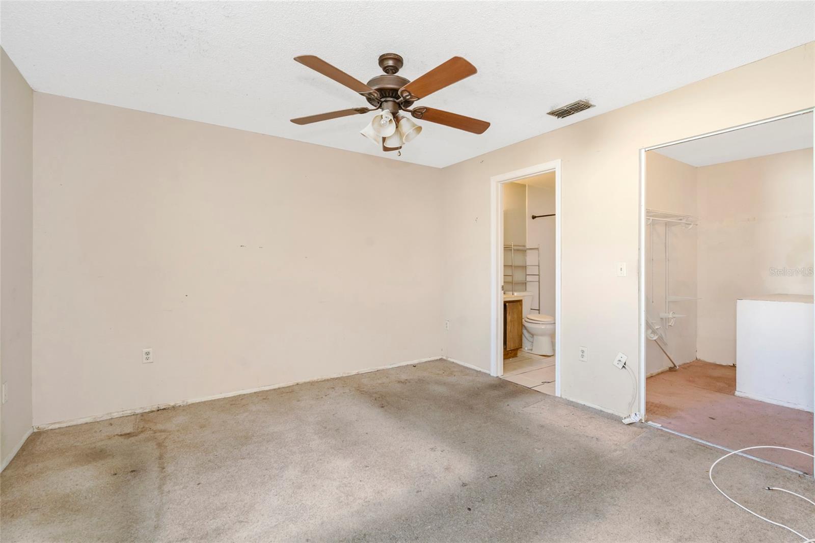 1002 PINE RIDGE CIR — photo 40
