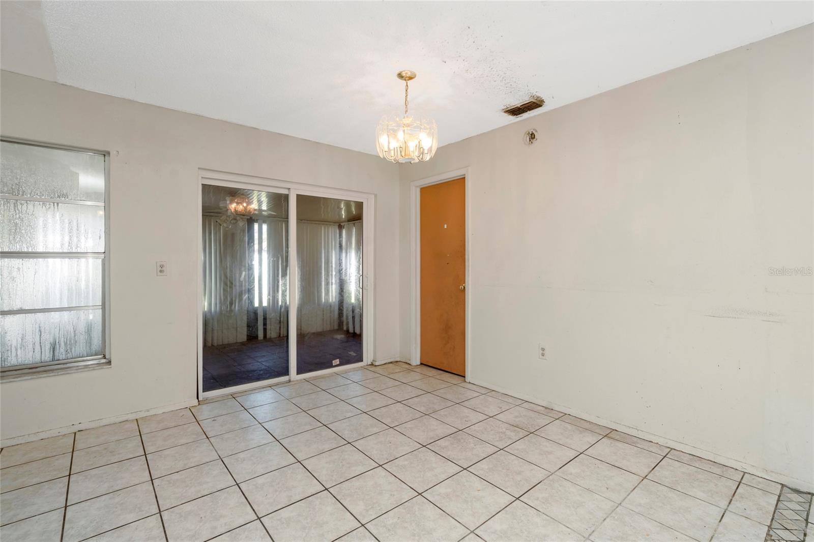 1002 PINE RIDGE CIR — photo 34