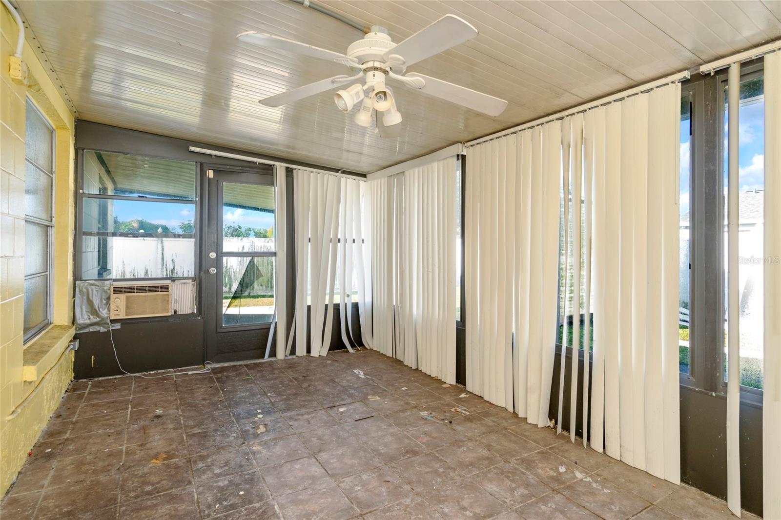 1002 PINE RIDGE CIR — photo 39
