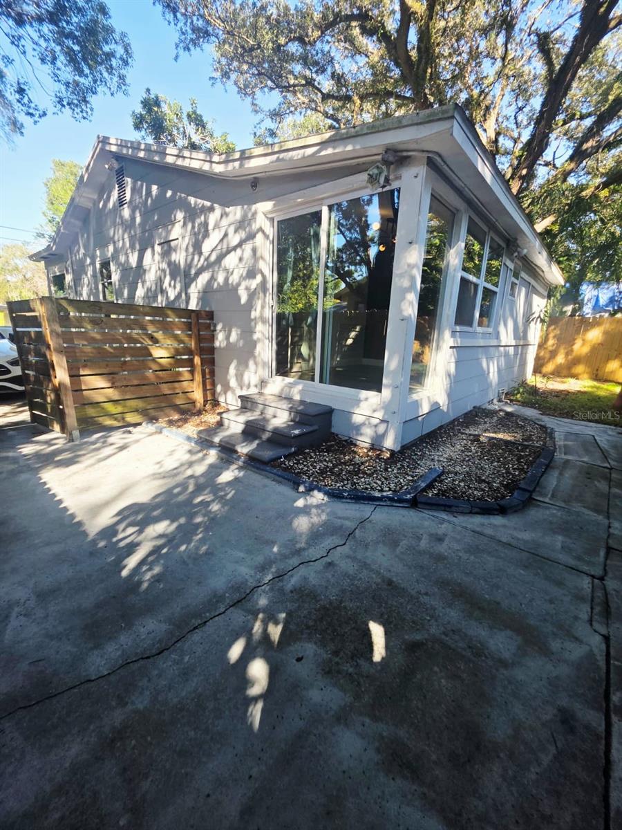 919 E FLORA ST — photo 3