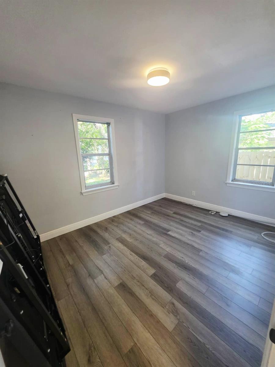 919 E FLORA ST — photo 6