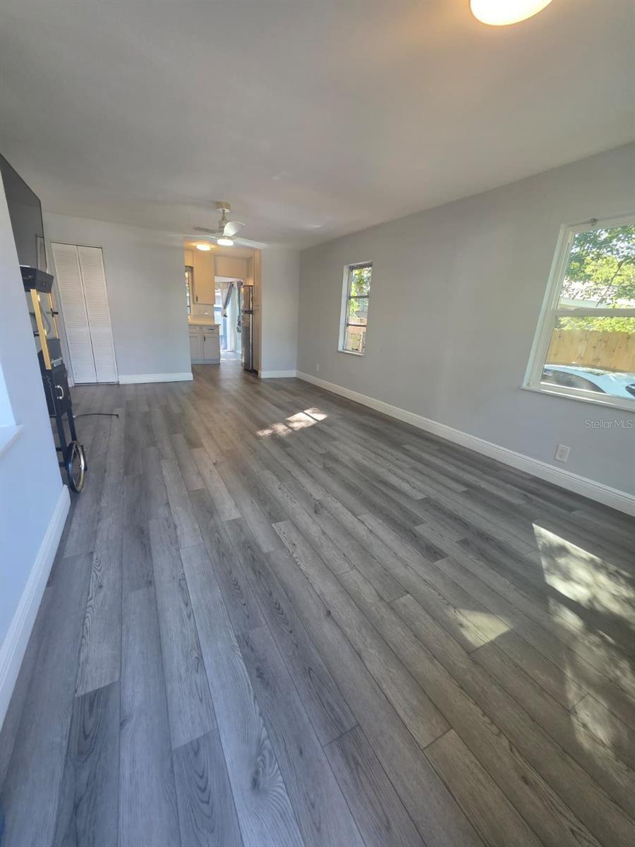 919 E FLORA ST — photo 4
