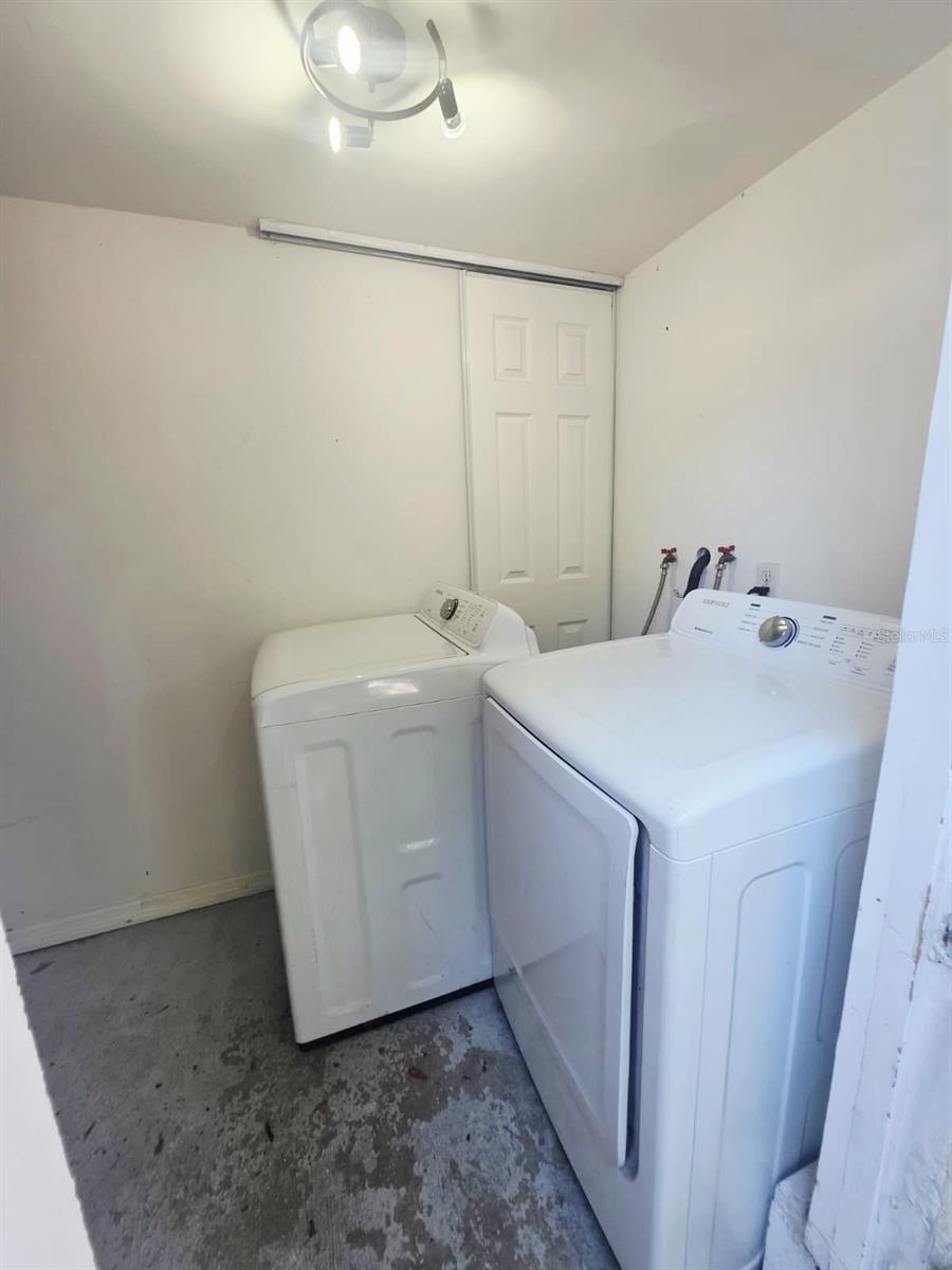 919 E FLORA ST — photo 23