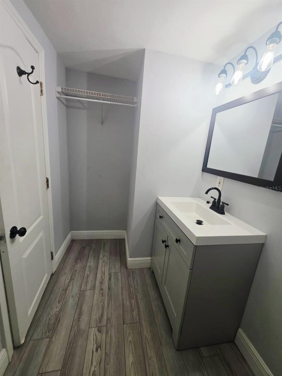 919 E FLORA ST — photo 16