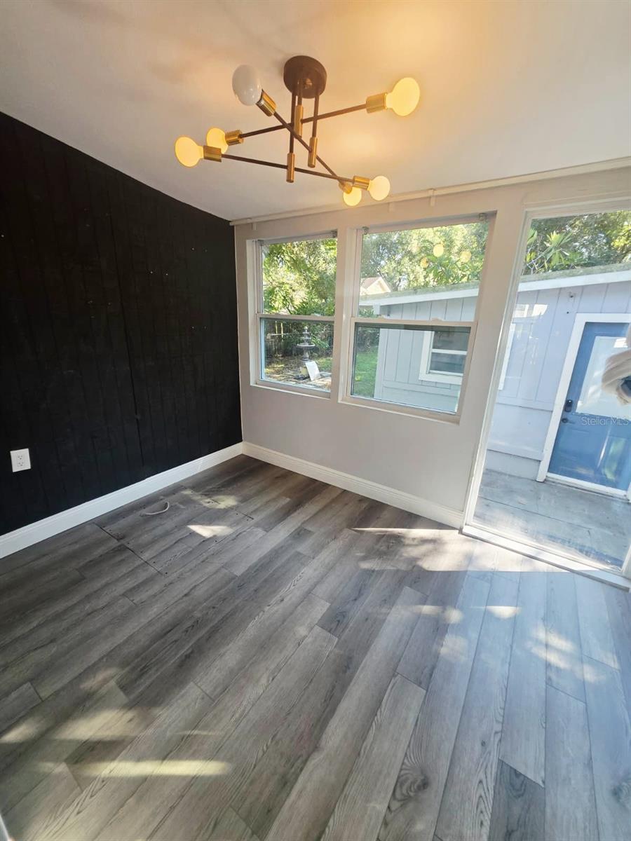 919 E FLORA ST — photo 12