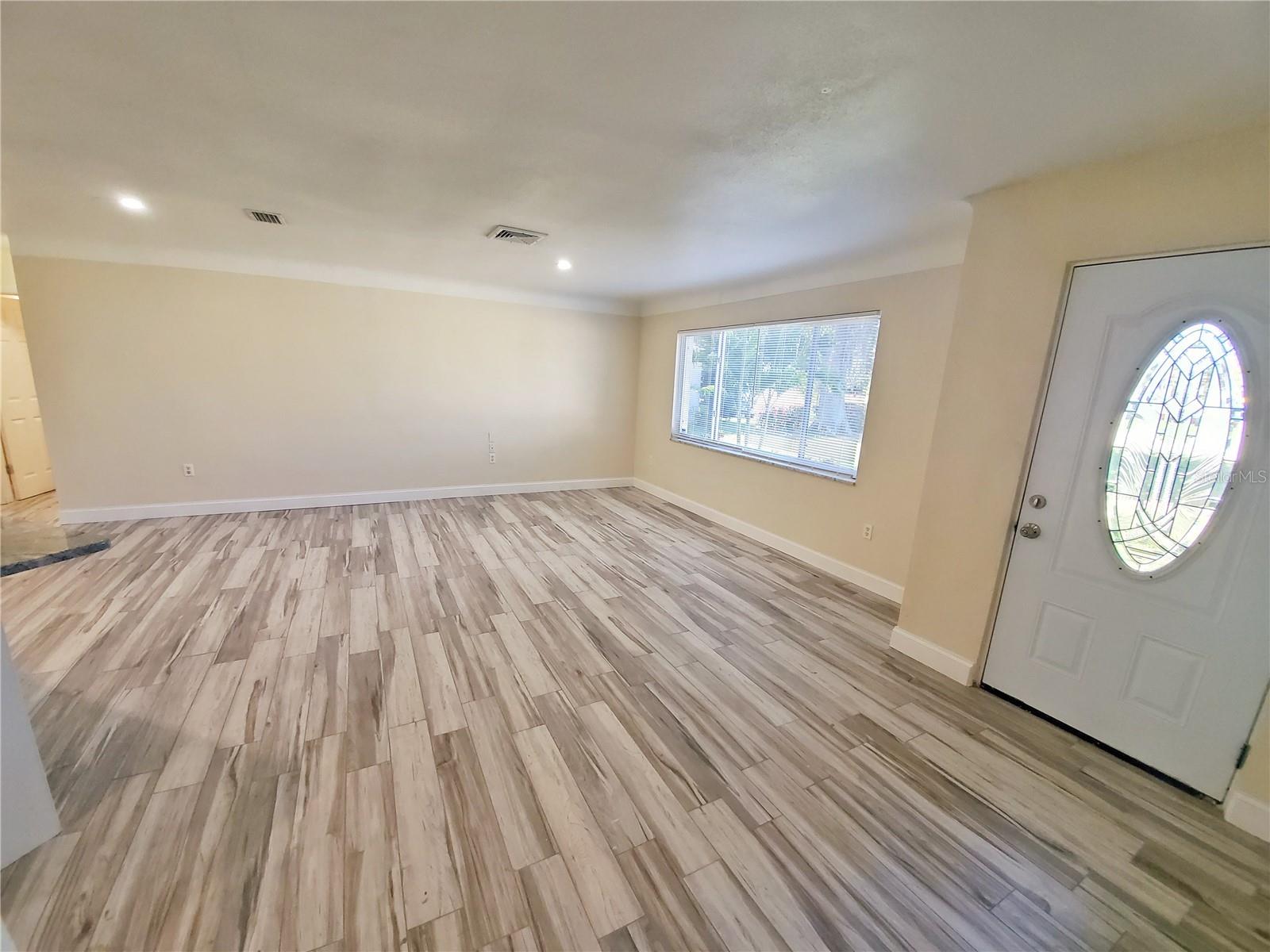 2661 COLUMBUS WAY S — photo 2