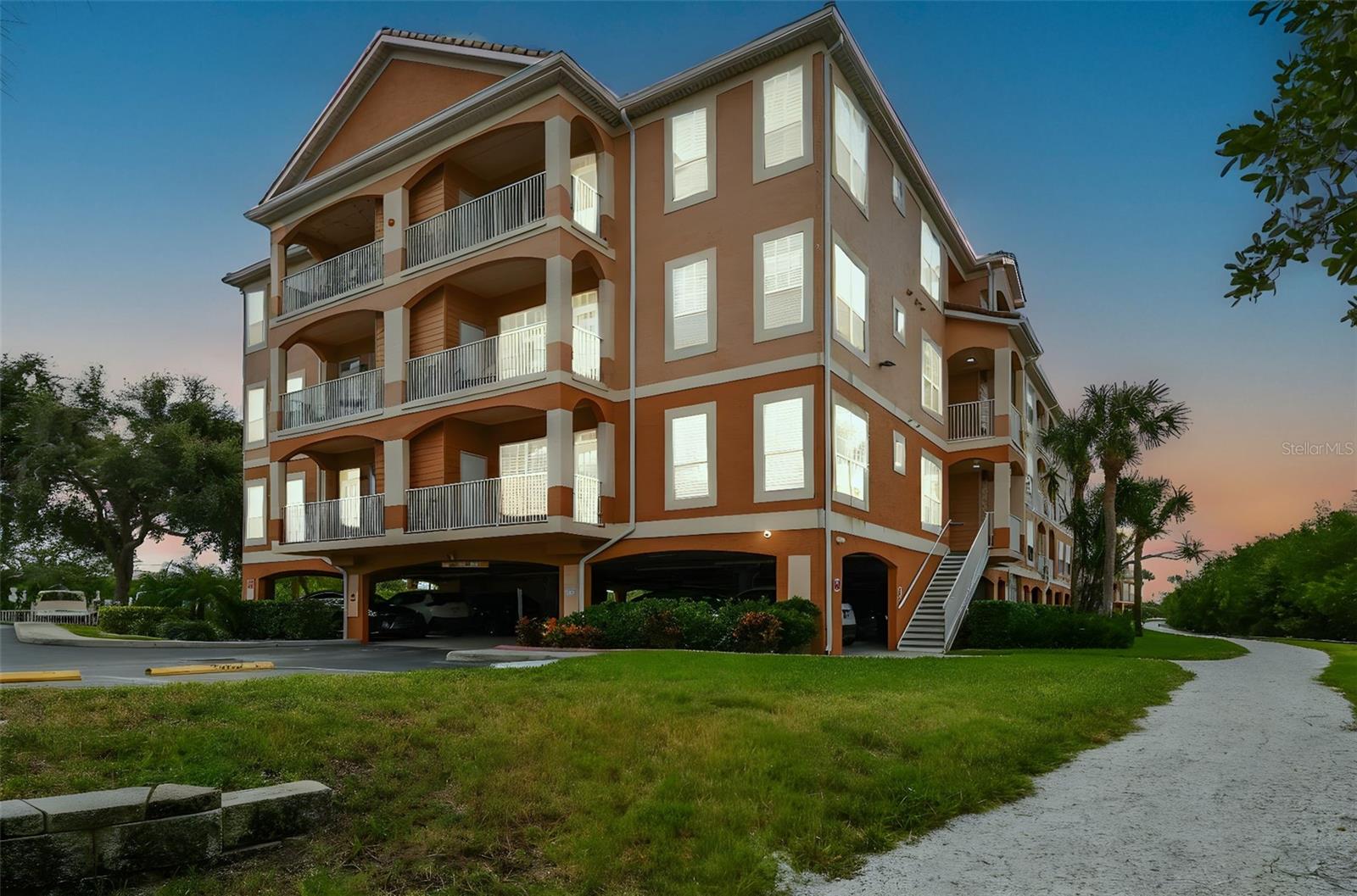 5000 CULBREATH KEY WAY #9-313 — photo 2