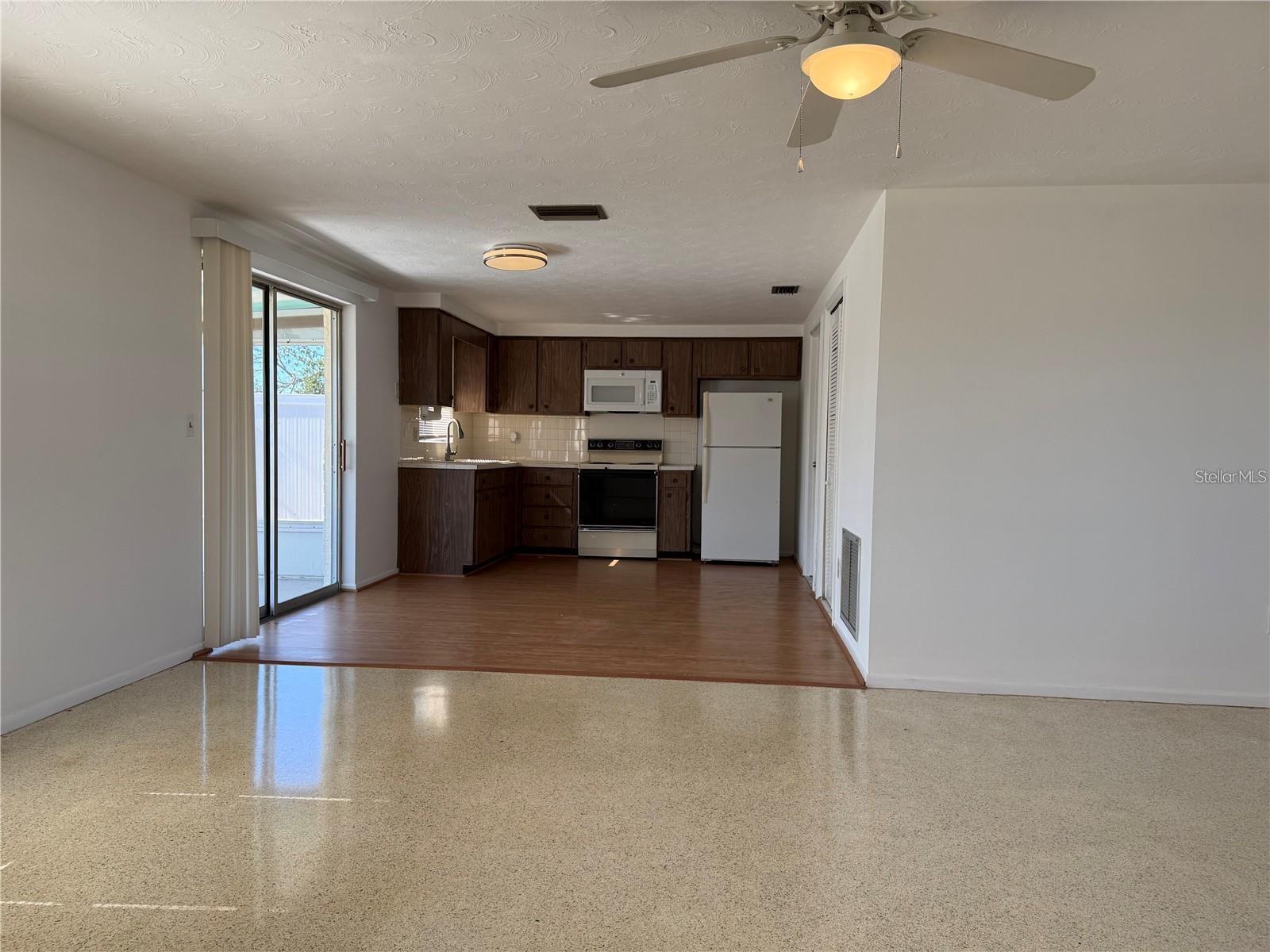 3838 BEECHWOOD DR — photo 5