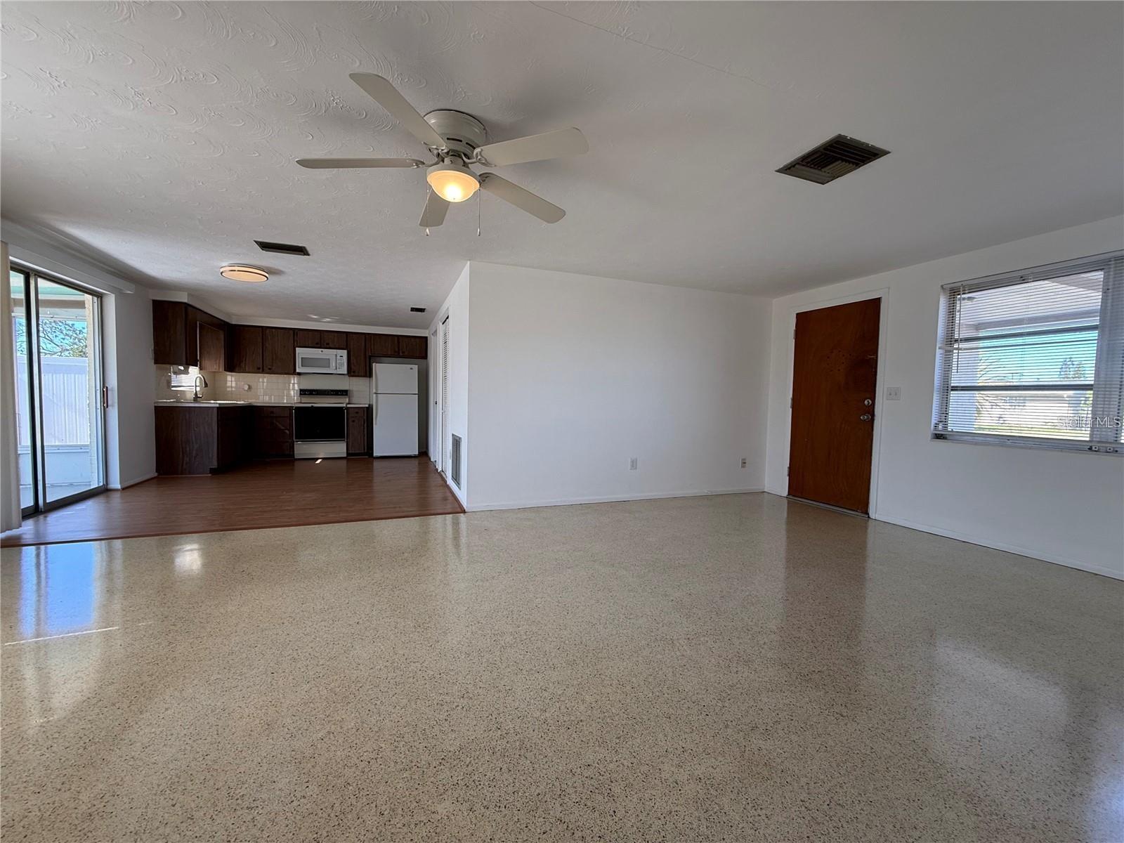 3838 BEECHWOOD DR — photo 6