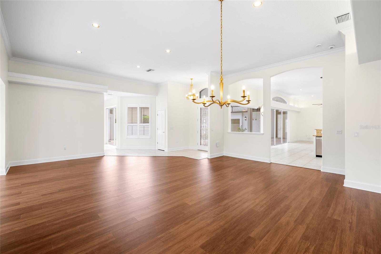 12009 BREWSTER DR — photo 18