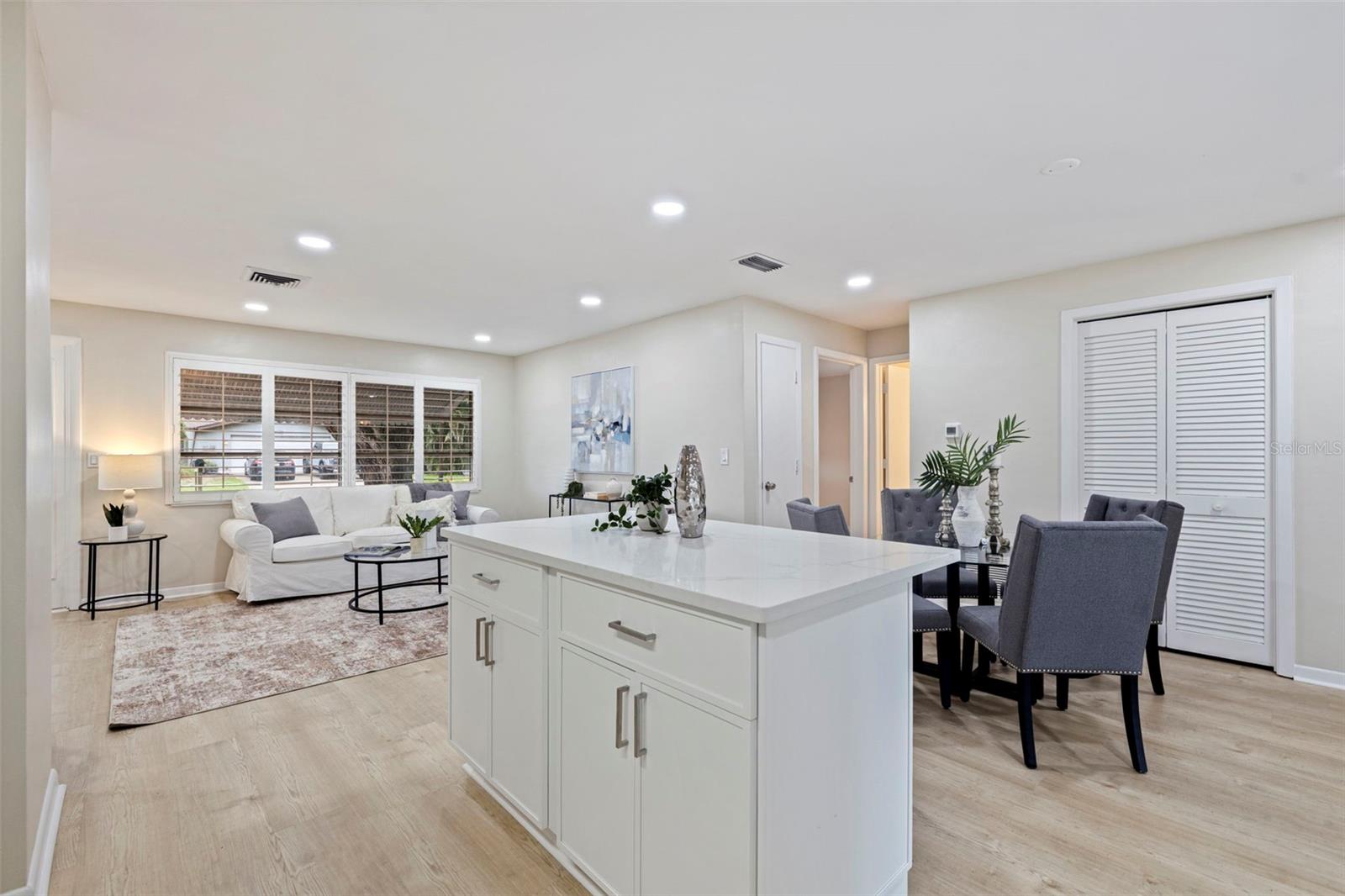 110 N NIMBUS AVE — photo 13