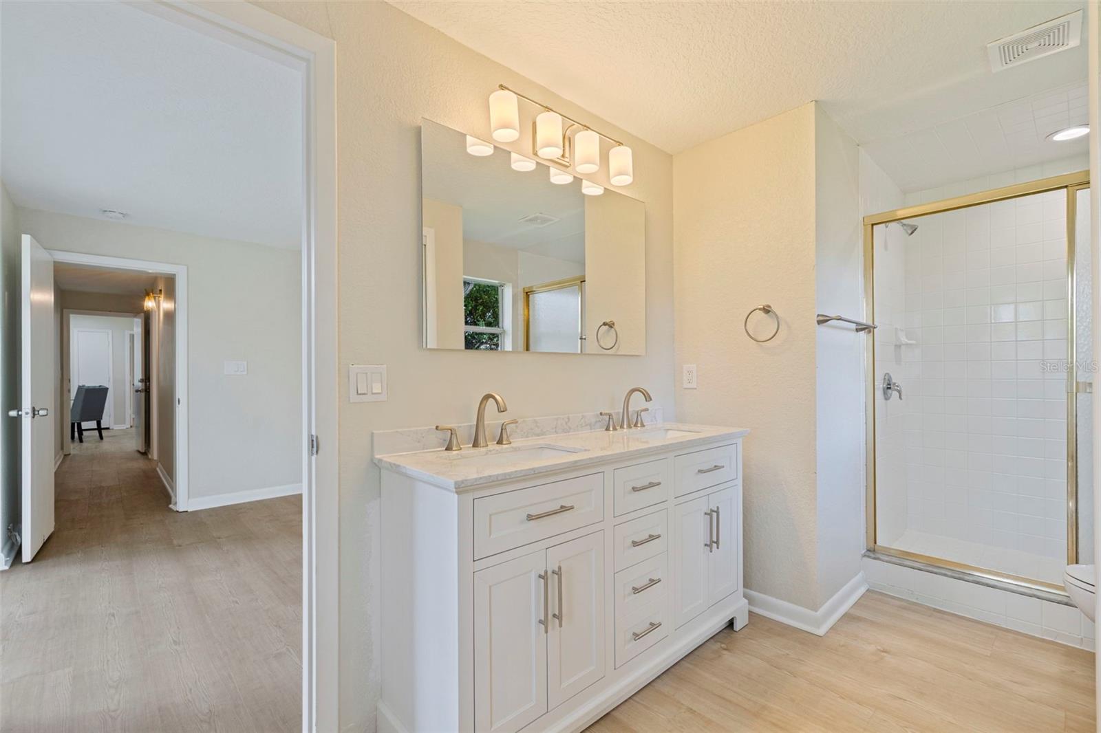 110 N NIMBUS AVE — photo 24