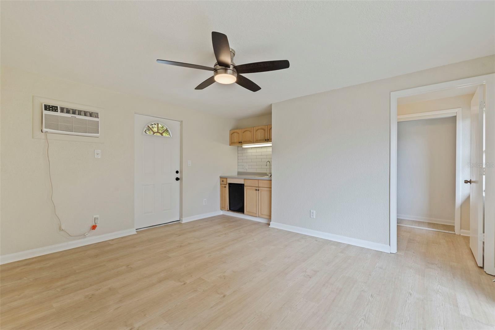 110 N NIMBUS AVE — photo 19