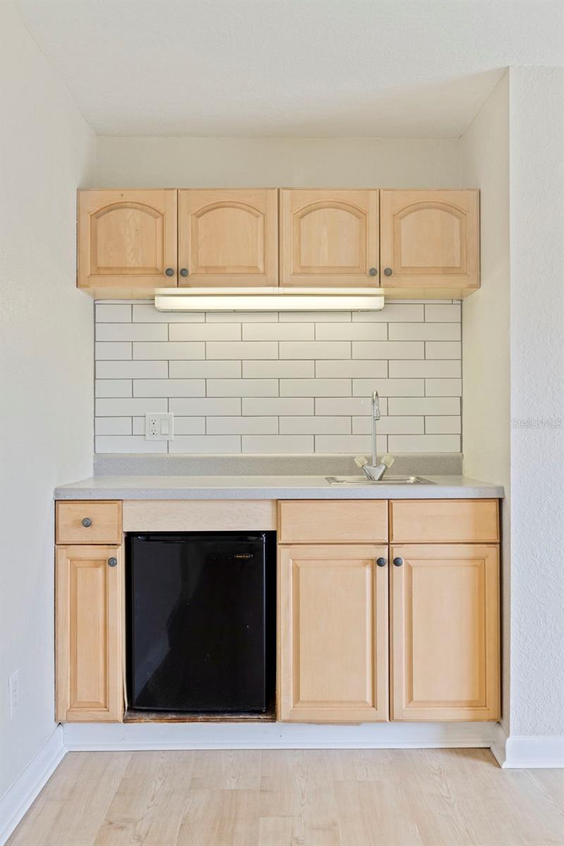 110 N NIMBUS AVE — photo 21