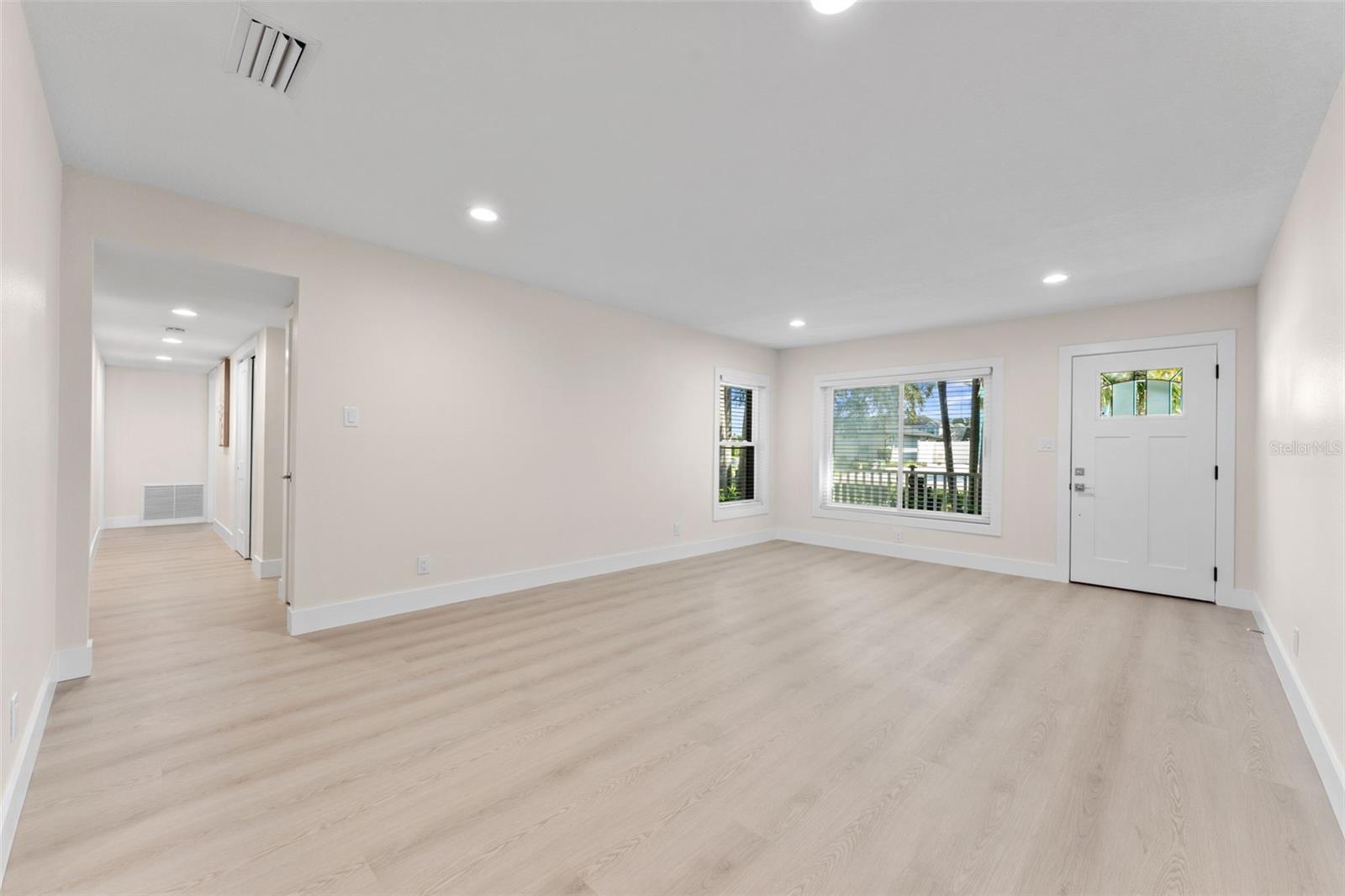 3912 FONTAINEBLEAU DR — photo 8