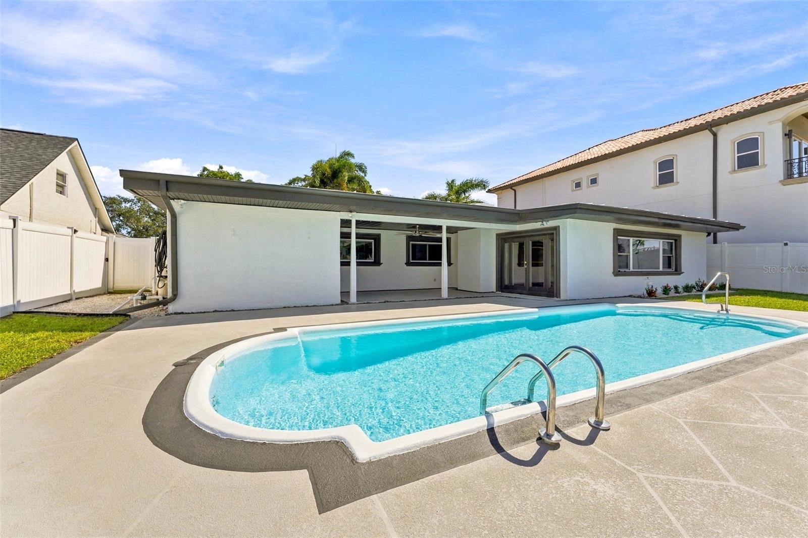 3912 FONTAINEBLEAU DR — photo 57
