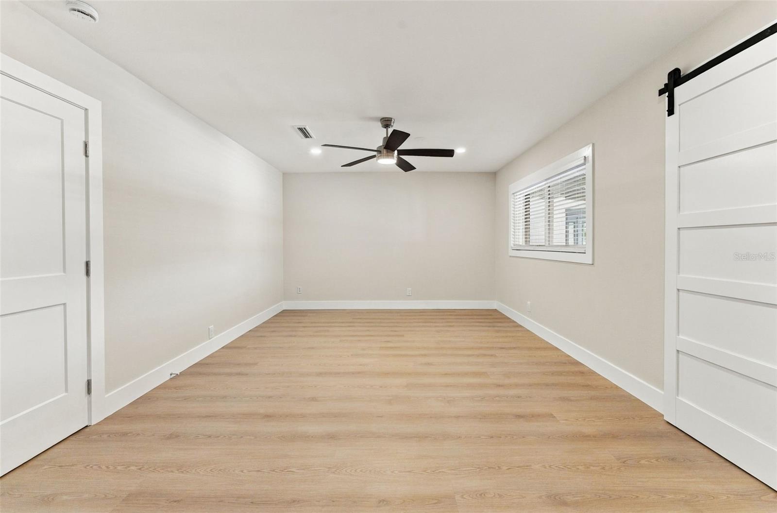 3912 FONTAINEBLEAU DR — photo 27