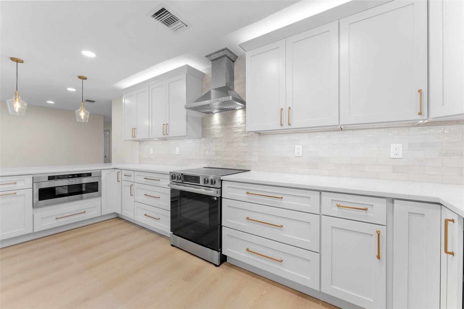 3912 FONTAINEBLEAU DR — photo 14