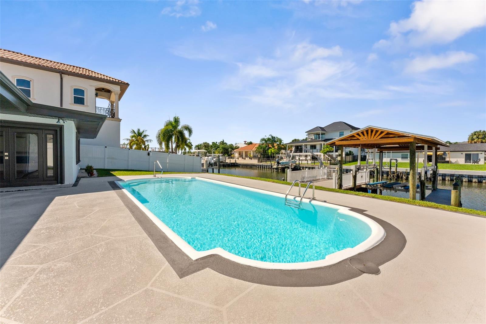 3912 FONTAINEBLEAU DR — photo 56