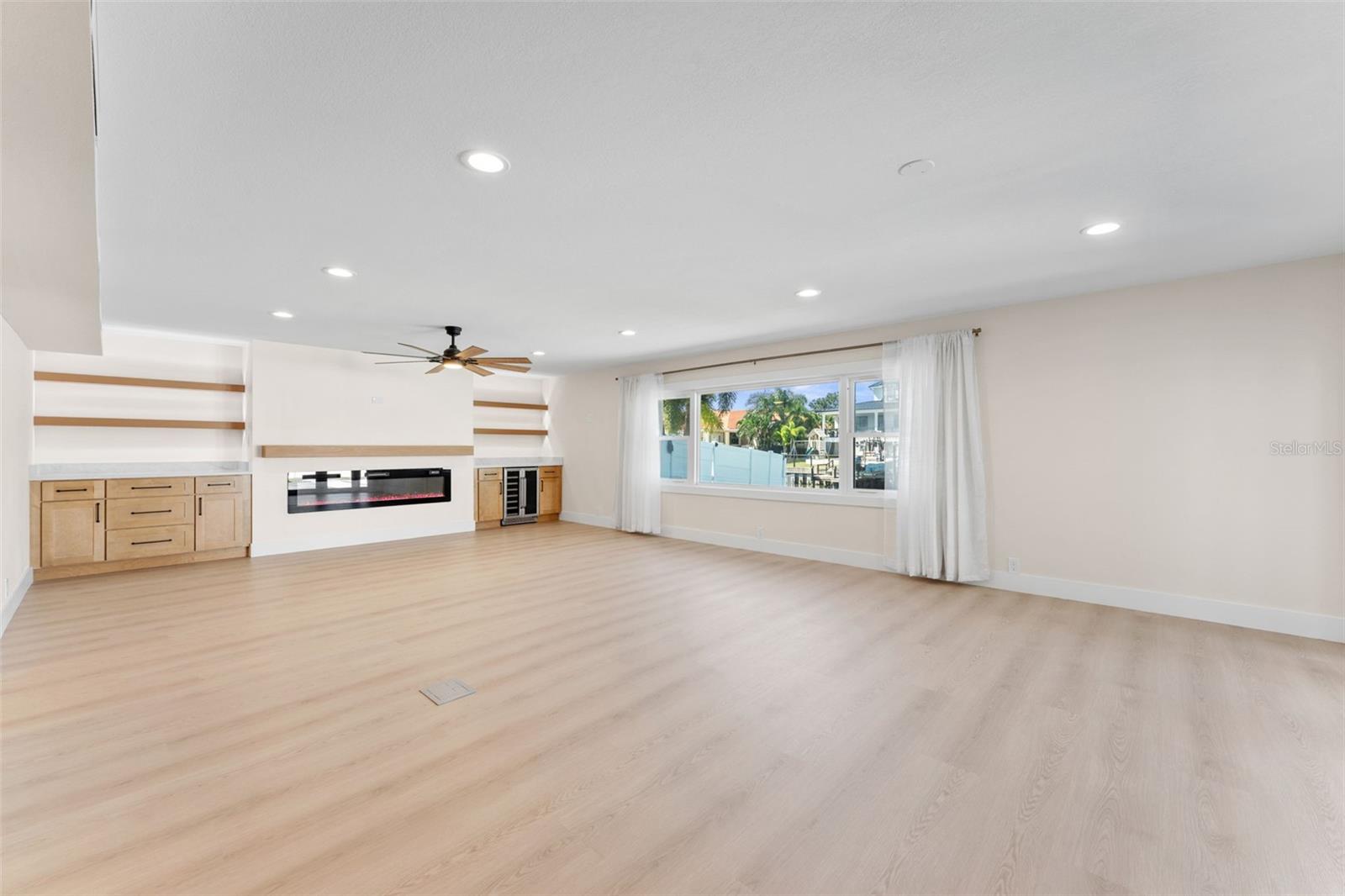 3912 FONTAINEBLEAU DR — photo 19