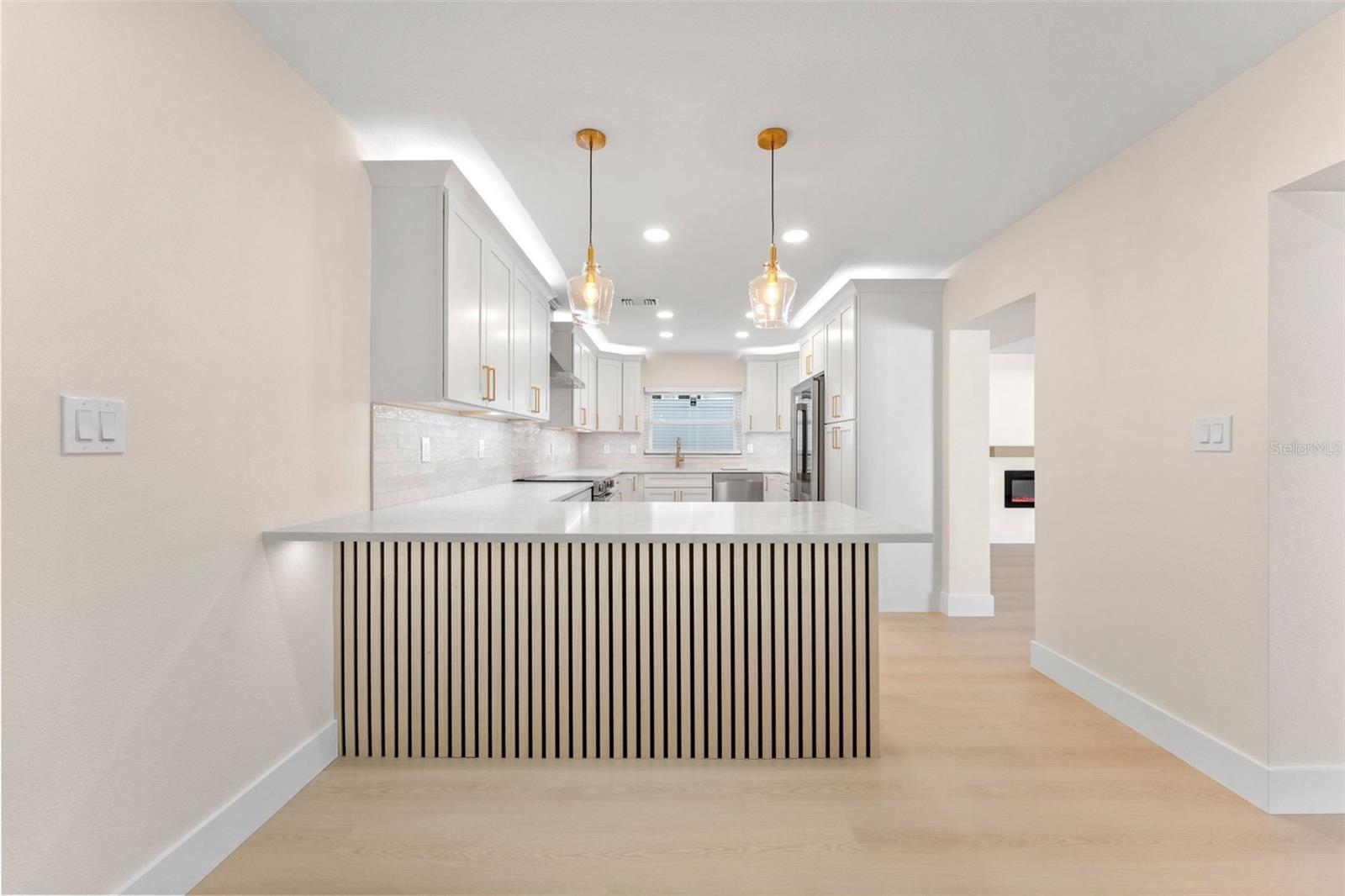 3912 FONTAINEBLEAU DR — photo 12