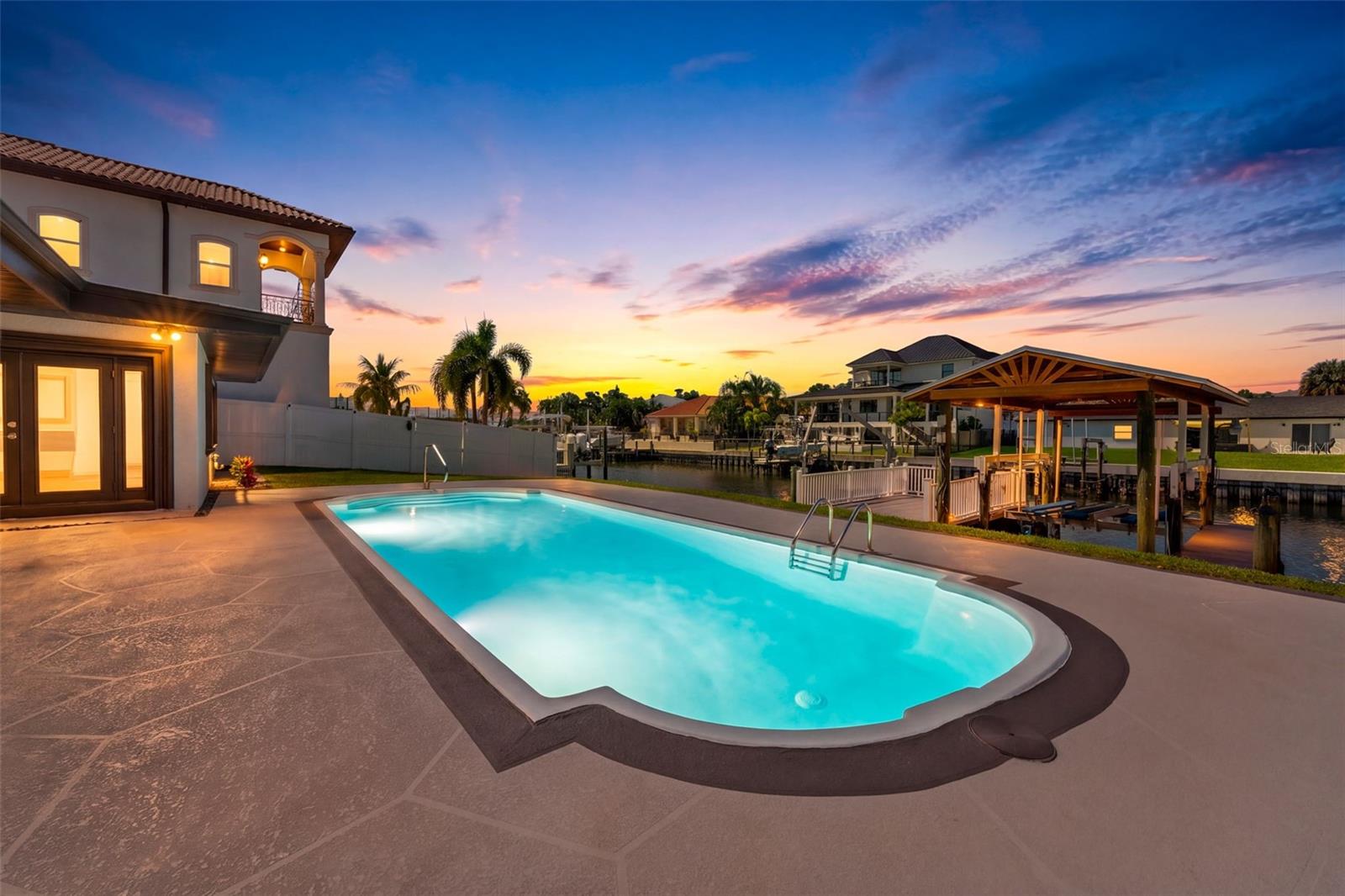 3912 FONTAINEBLEAU DR — photo 51