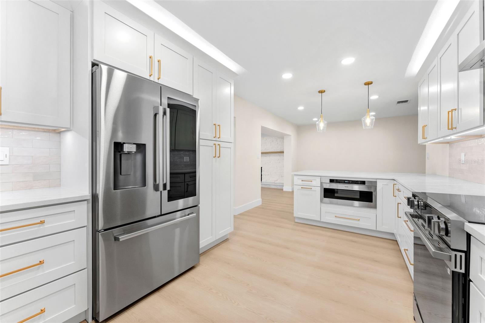 3912 FONTAINEBLEAU DR — photo 15
