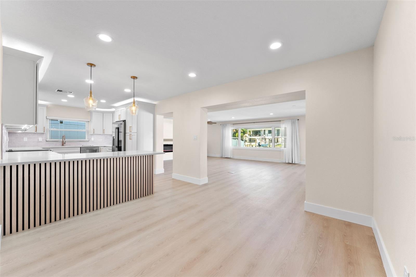 3912 FONTAINEBLEAU DR — photo 10