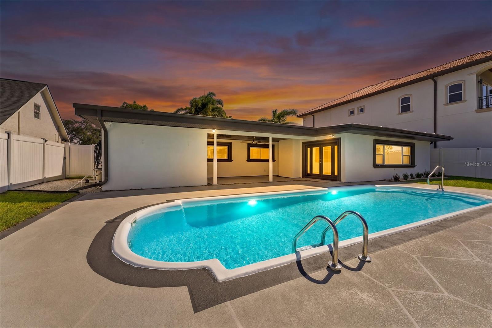3912 FONTAINEBLEAU DR — photo 52
