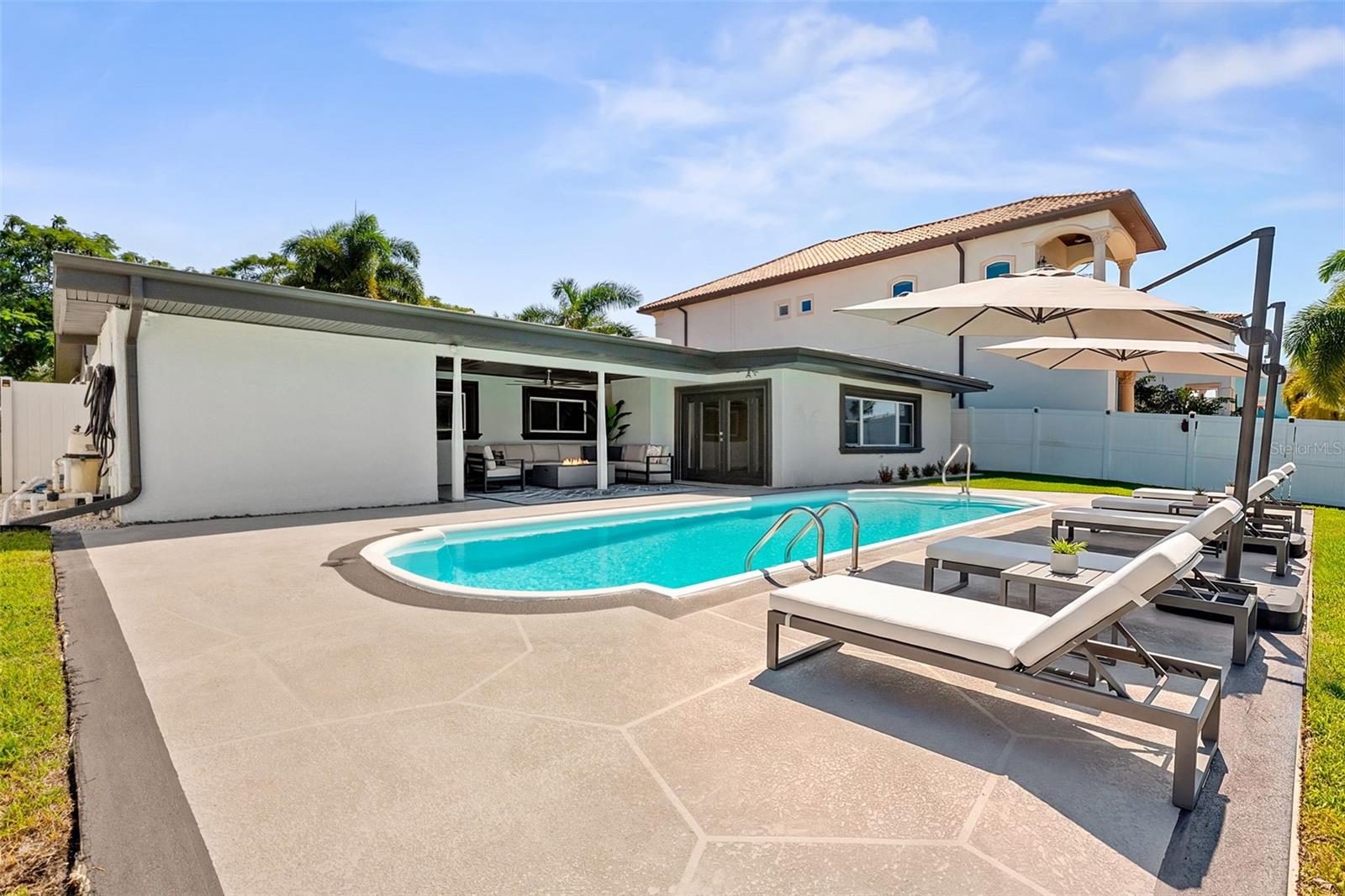 3912 FONTAINEBLEAU DR — photo 53