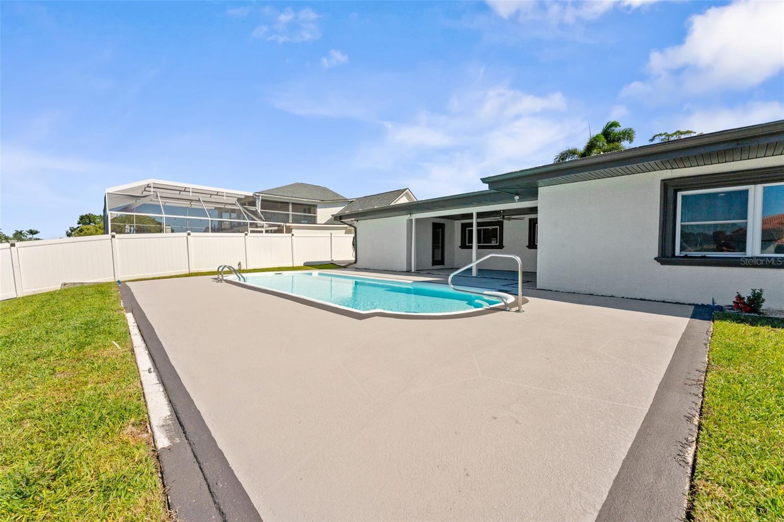 3912 FONTAINEBLEAU DR — photo 58
