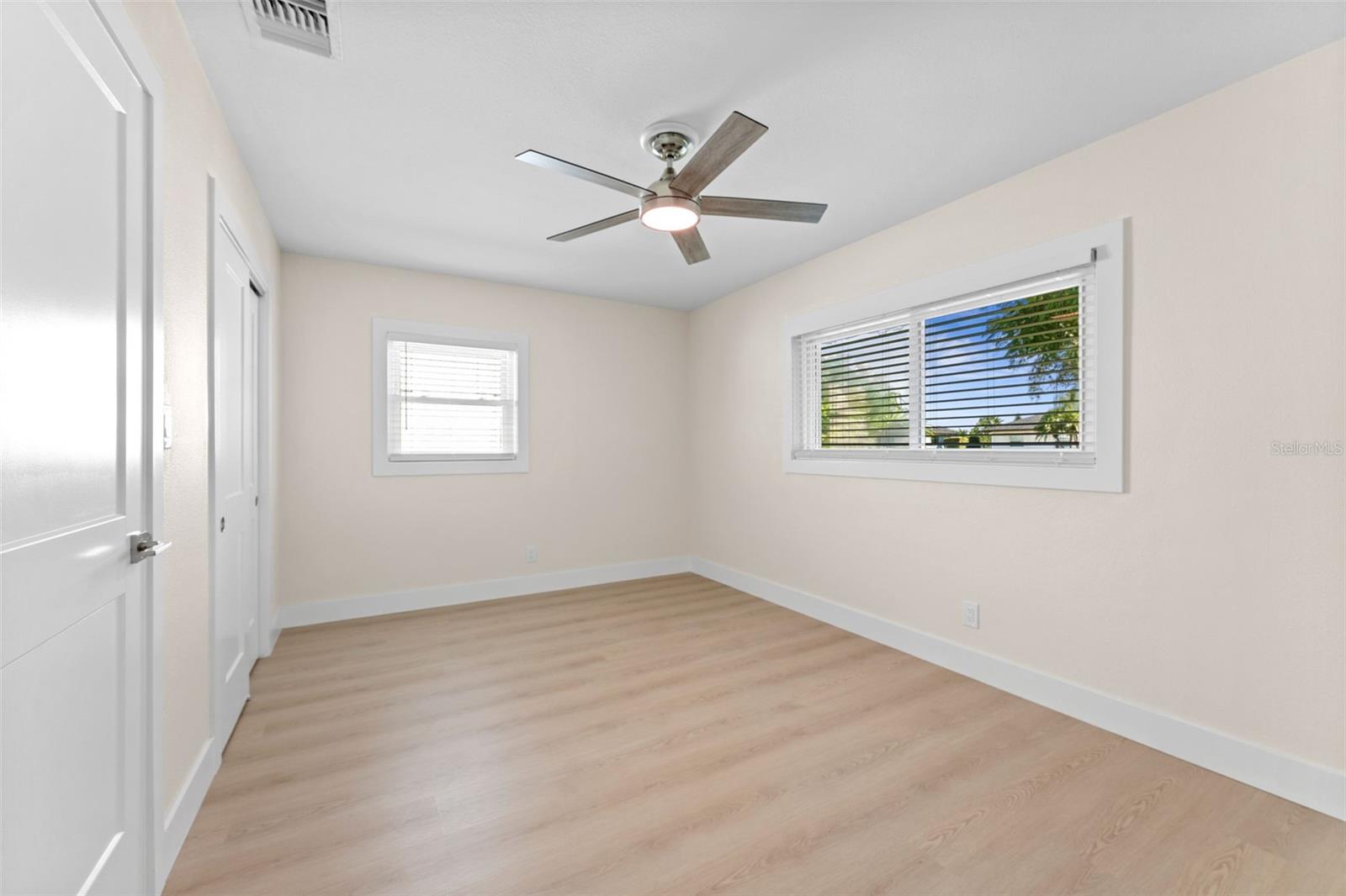 3912 FONTAINEBLEAU DR — photo 38