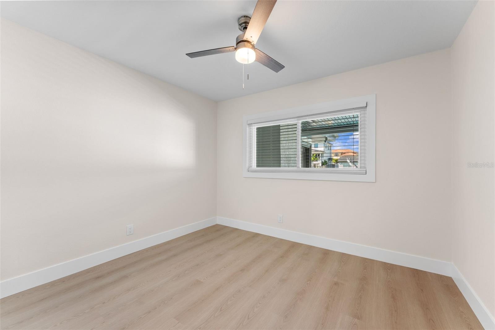 3912 FONTAINEBLEAU DR — photo 42