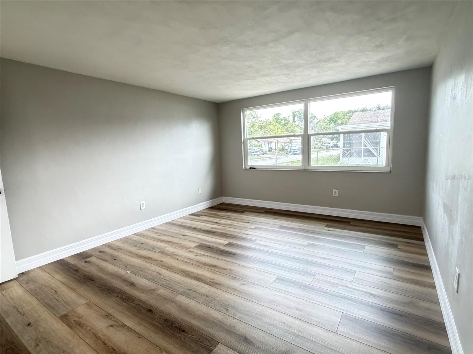 4015 CASHMERE DR — photo 14