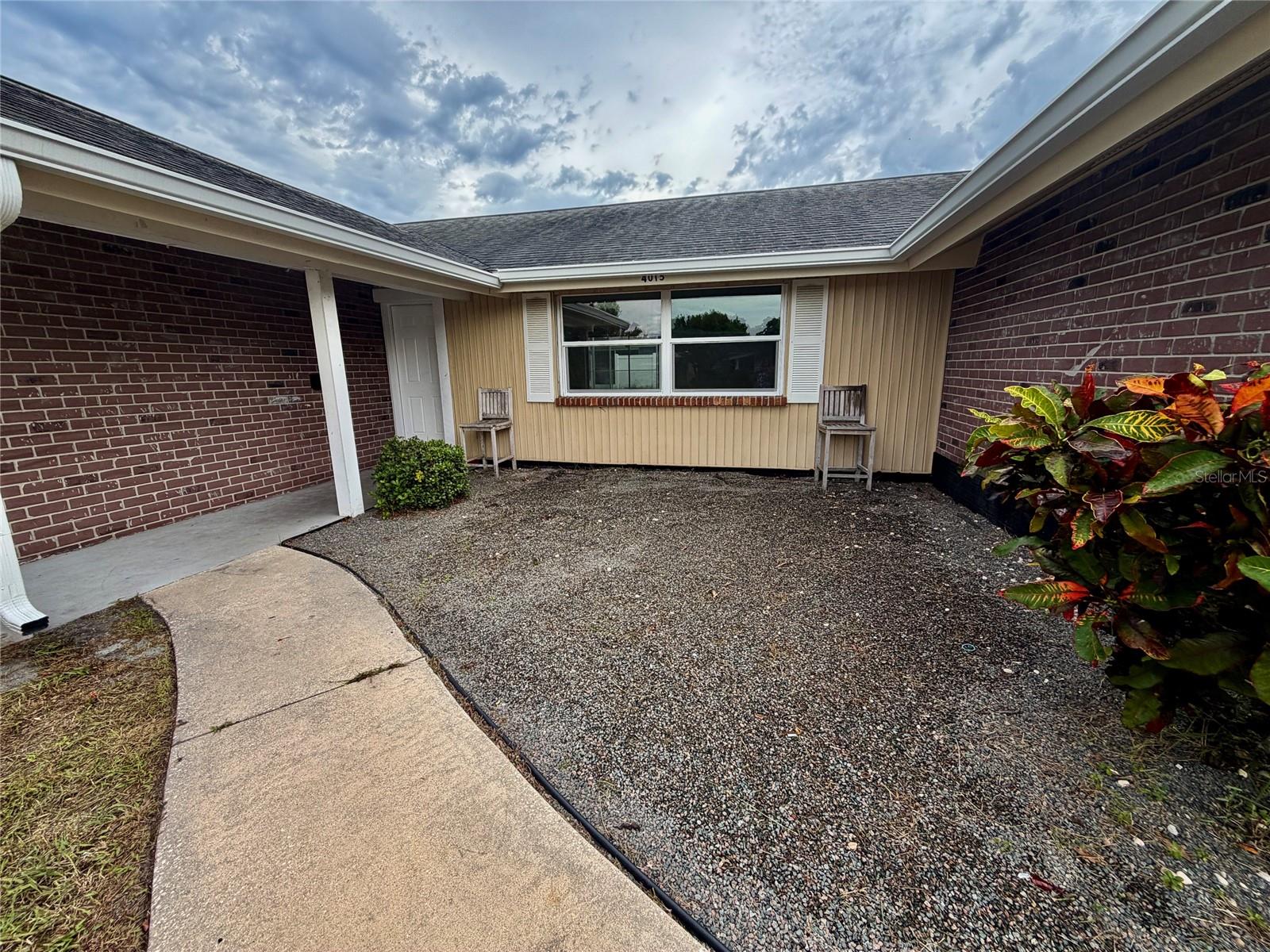 4015 CASHMERE DR — photo 2