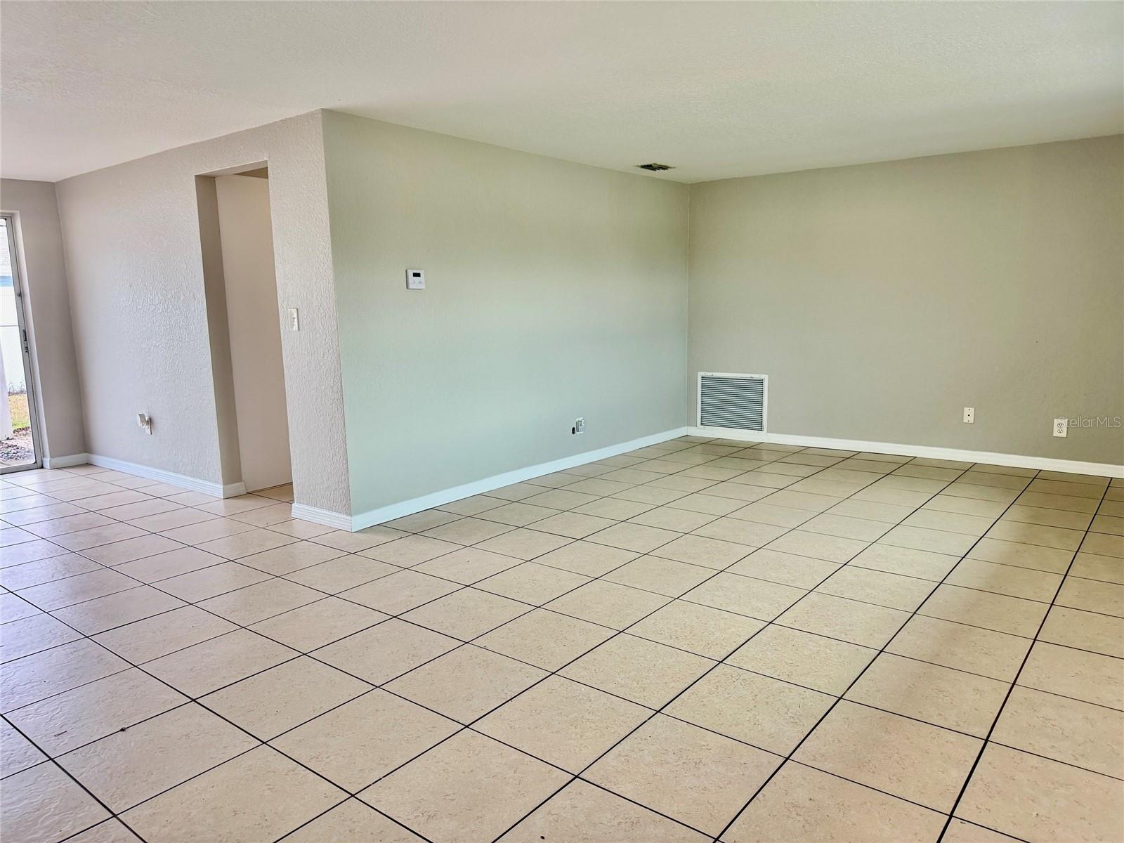 4015 CASHMERE DR — photo 5